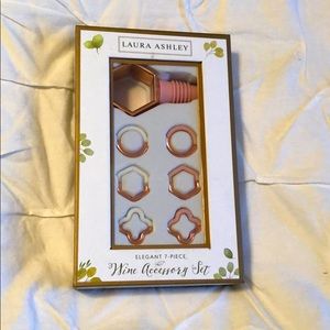 Laura Ashley 7 piece wine accessory kit